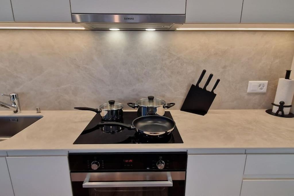 Visionary Hospitality Rothenburg, Lucerne - Premium Apartments With Free Parking, Washer, Kitchen, Terrace, 15' City Экстерьер фото