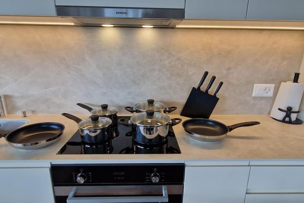 Visionary Hospitality Rothenburg, Lucerne - Premium Apartments With Free Parking, Washer, Kitchen, Terrace, 15' City Экстерьер фото